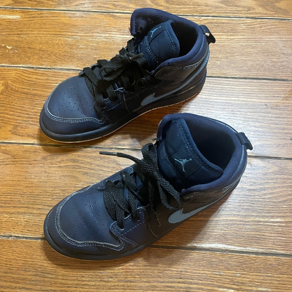 Nike Air Jordan 1 Mid Blue Size 1